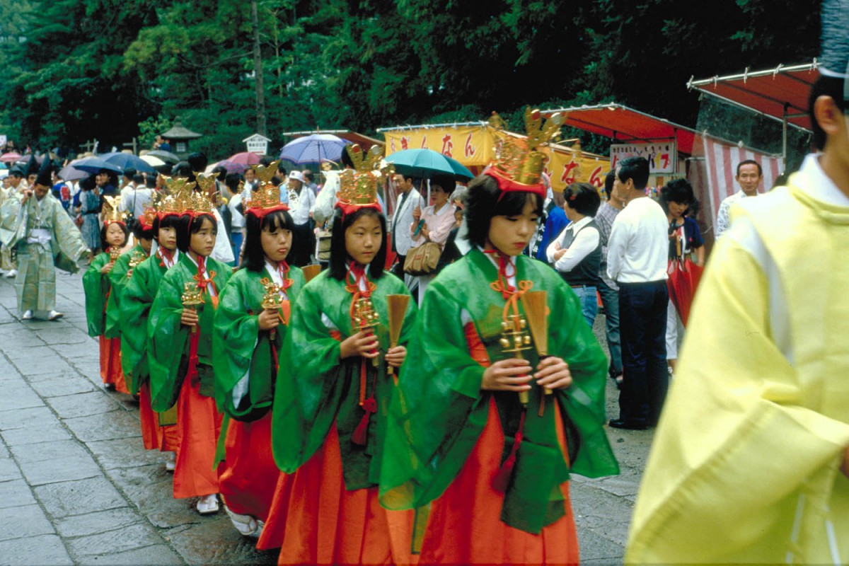 procession at Hachiman-gu temple