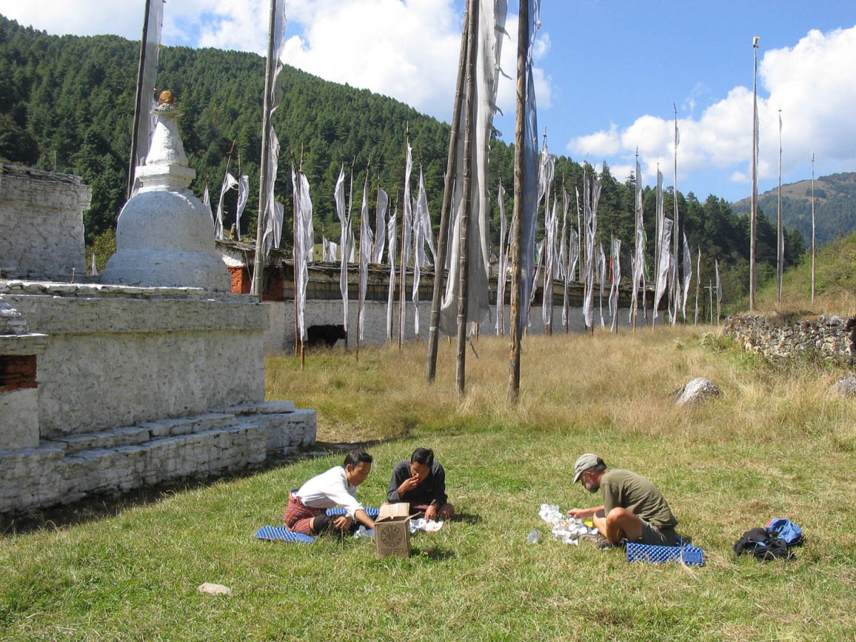 lunch at Chendedji stupa