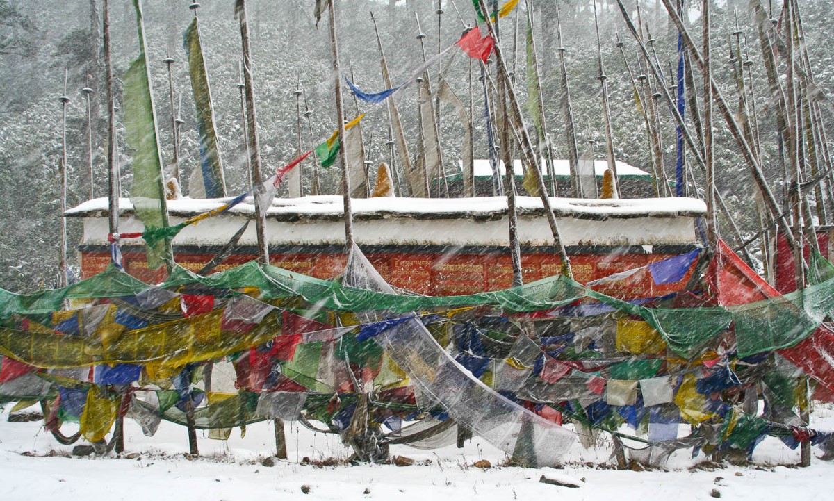 snow at Trumsing La at 3750 m