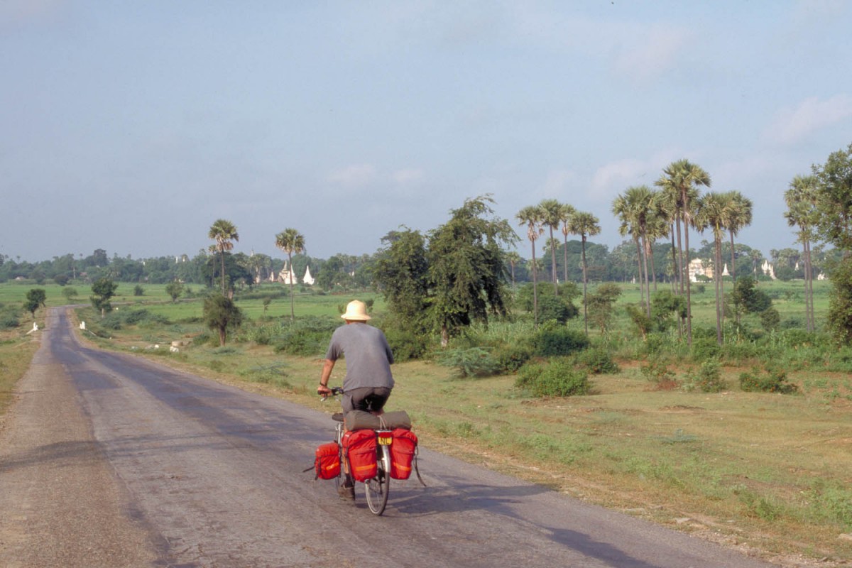 road to Bagan