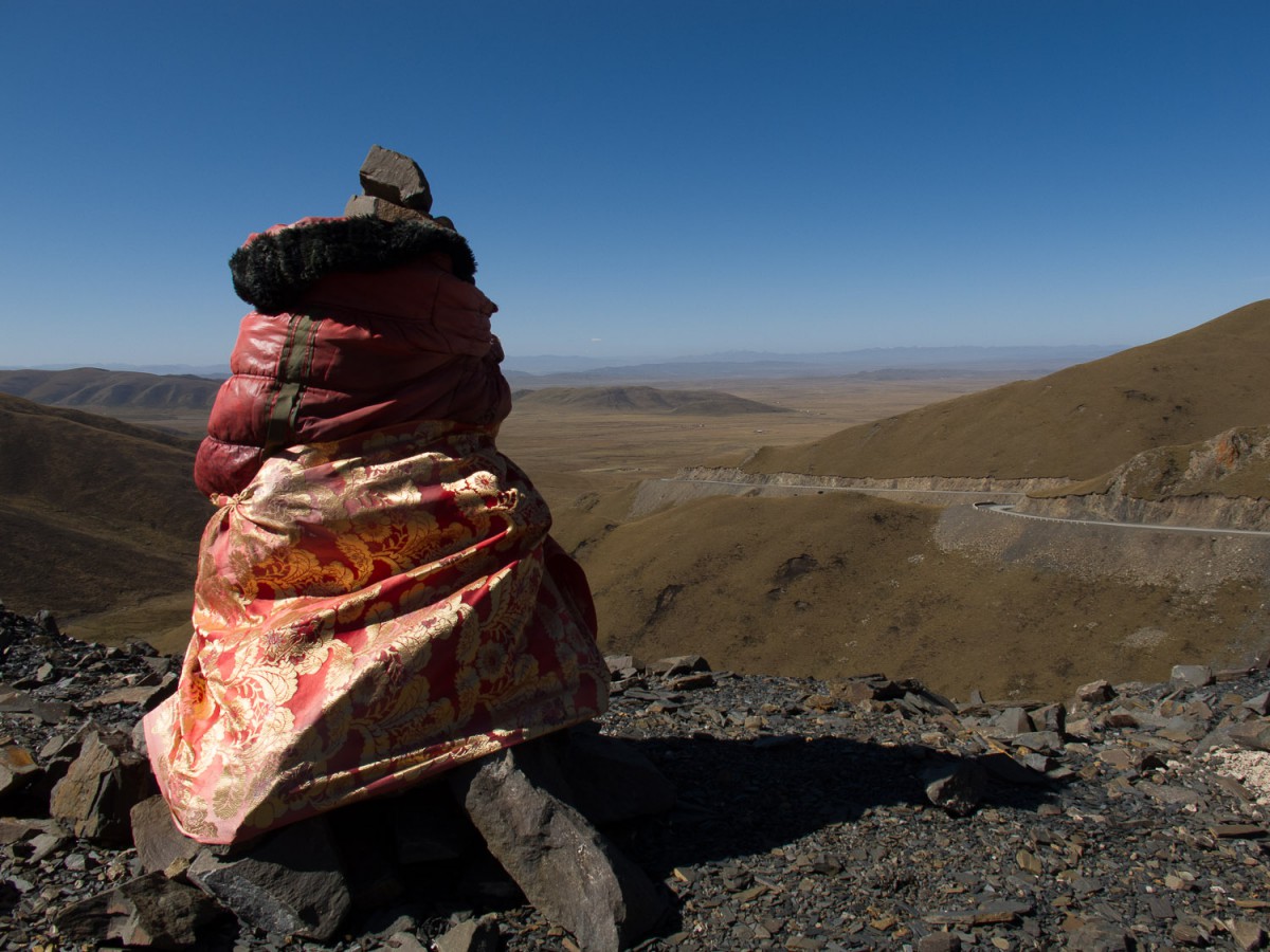 Looking down from a 4200 m pass