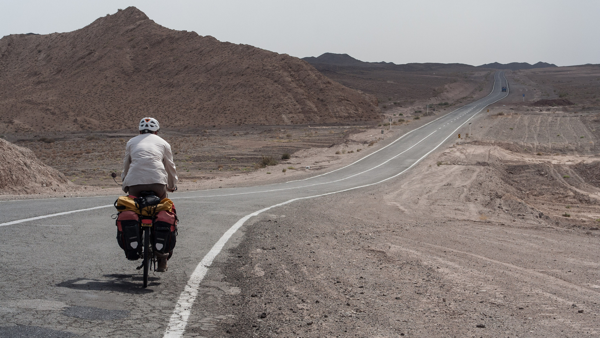 The road from Kashan to Abyaneh